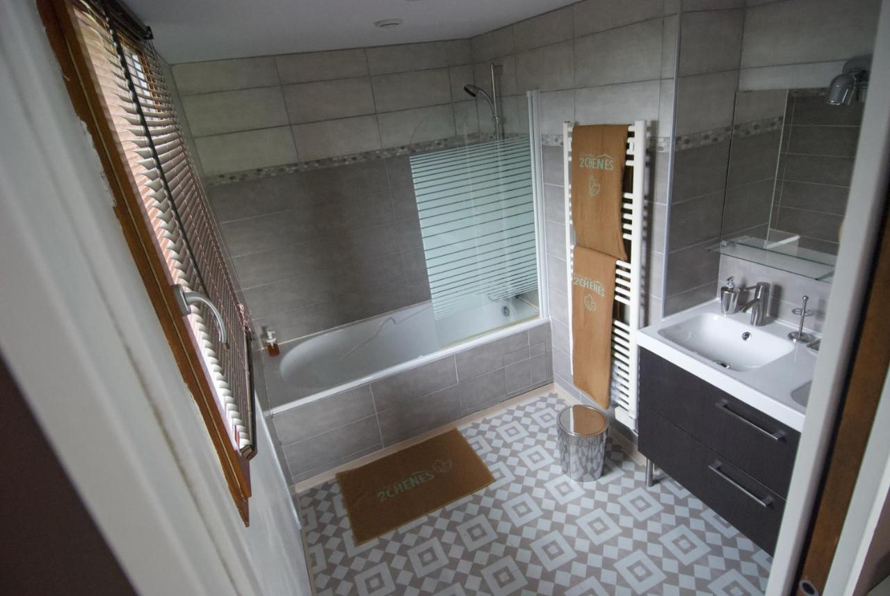 Maison D'Hotes Des 2 Chenes Bessenay エクステリア 写真